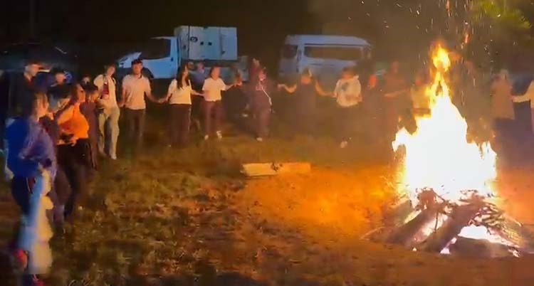 kamp-atesi-adrenalin-ve-macera-tutkunlari-icin-yandi