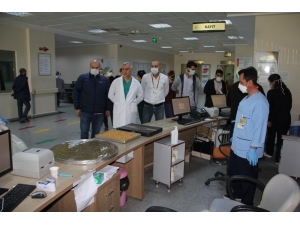 Korona Virüs Mesaisindeki Sağlık Personeline Tatlı İkramı