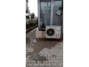 Genç Kız Marketi Kundakladı