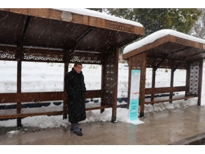 Nevşehir’de Otobüs Durağındaki El Dezenfektanı Kayboldu