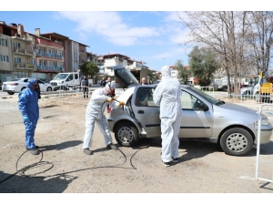Pamukkale Belediyesi Vatandaşların Araçları Ücretsiz Dezenfekte Etti