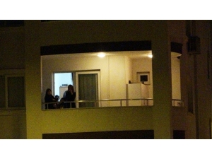 Kozan’da Sağlıkçılara Alkışlı Ve Darbukalı Destek