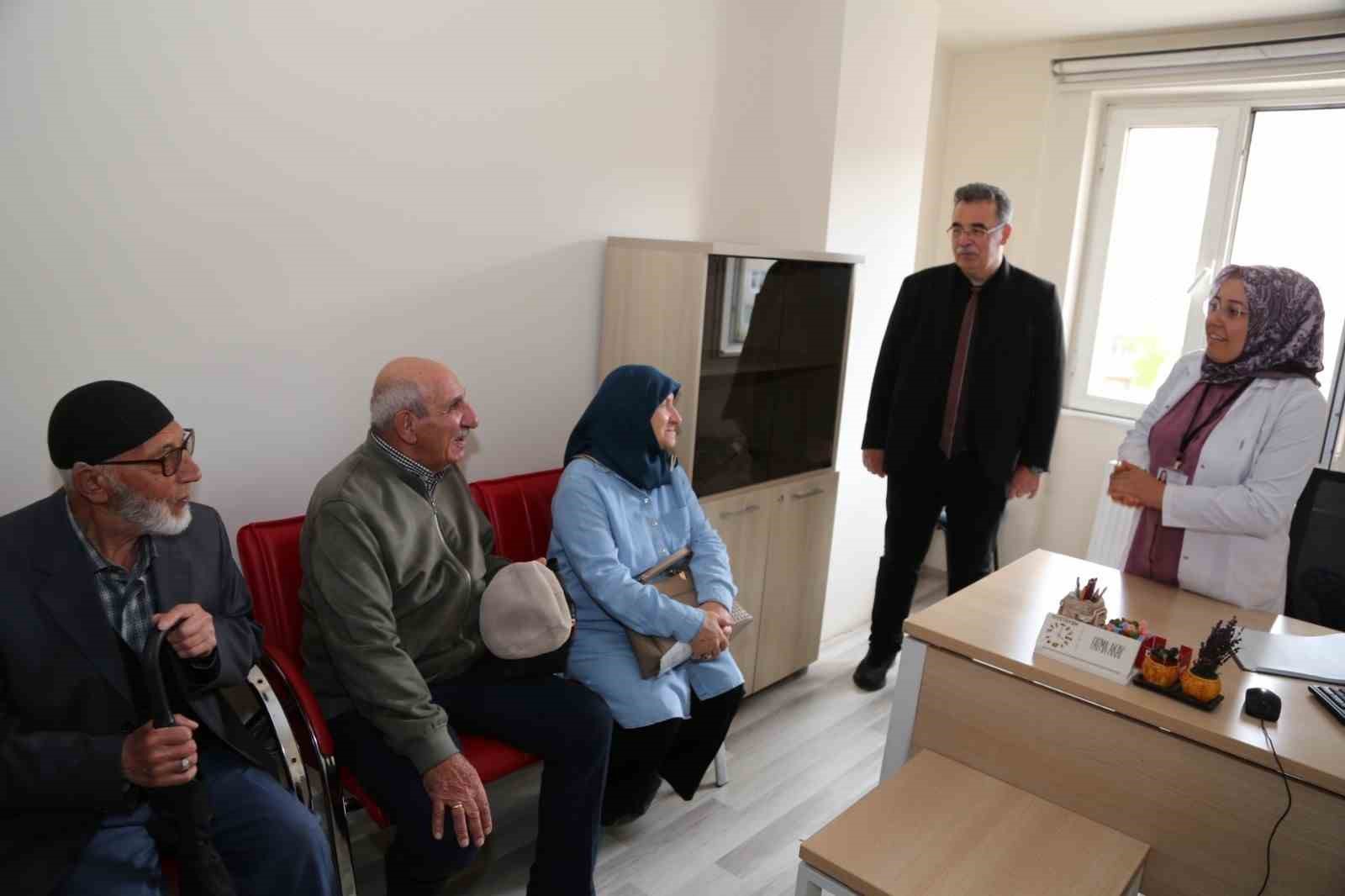 erzurum-da-asirlik-cinarlara-saglikli-hayat-merkezinde-ozel-ilgi