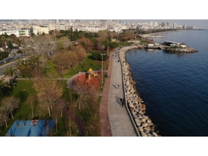 Koronaya Aldırmadan Sahile Akın Eden Vatandaşlar Havadan Görüntülendi