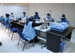 Bolu’da, Sağlık Çalışanları İçin Hastanede Maske Dikimine Başlandı