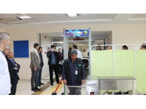 Hastaneler İçin Temassız Geçiş Sistemi Kuruldu