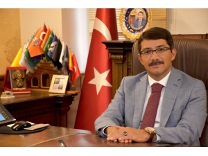 Şehzadeler Belediyesinden 60 Yaş Üstüne Alışveriş Hizmeti