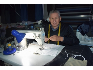 40 Yıllık Terzi Koruyucu Maske Üretimine Başladı