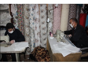 Perdeciliği Bırakıp Maske Yaptı