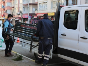Toroslar’da Banklar Kaldırıldı