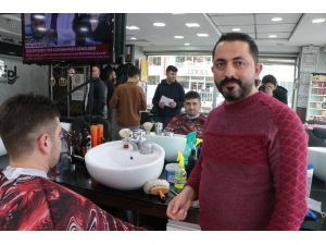 Kayserili Berber Dışarı Çıkanları Böyle Uyardı