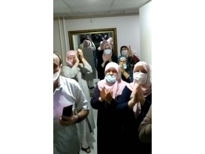 Karantinadaki Umrecilerden Sağlıkçılara Alkışlı Teşekkür