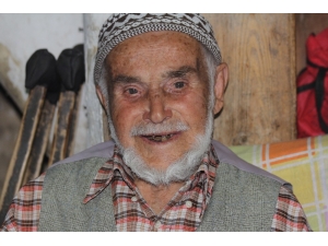 ’Küçük Mustafa’ Lakaplı Mustafa Dede, 125 Yaşında Öldü