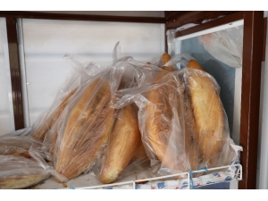 Marmaris’te Sebze Ve Meyvelerin Ardından Ekmeklerde Poşete Girdi