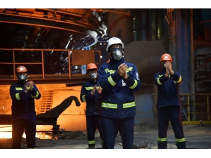 Kardemir İşçileri Sağlık Çalışanları İçin Alkışladı