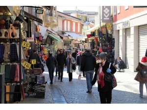 İzmir’in Tarihi Kemeraltı Çarşısı Eski Günlerini Arattı