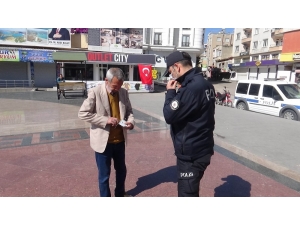 Polis Park Ve Bahçelerde Oturan 65 Yaş Üzerini Evlerine Gönderiyor