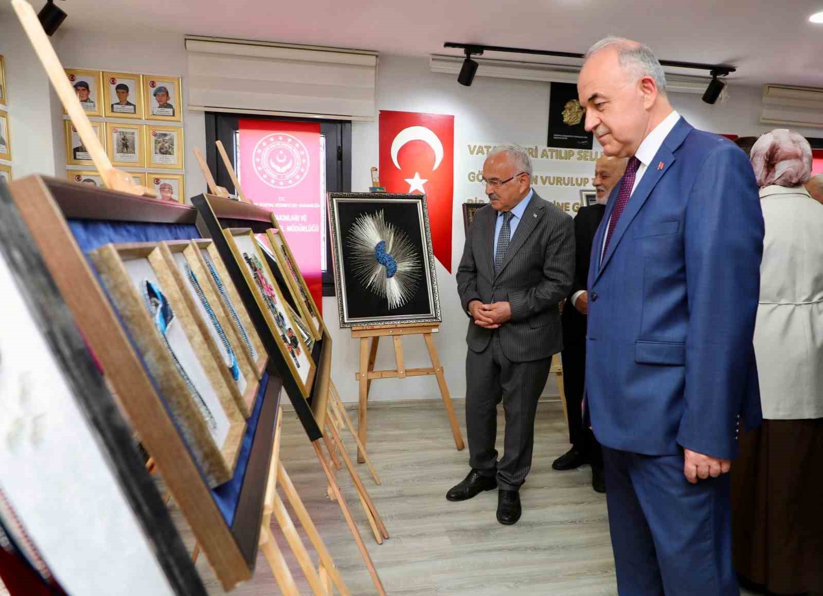 sehit-yakinlari-ve-gazilerden-el-sanatlari-sergisi