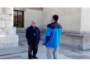 Aksaray’da Sokağa Çıkan Yaşlıların Savunmaları Şaşırttı