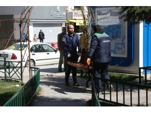 Odunpazarı’nda Banklar Kaldırıldı