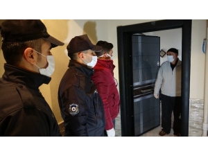 65 Yaş Vatandaşlar İçin Kapı Kapı Dolaşıyorlar