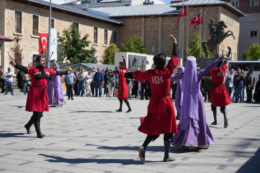 30-uluslararasi-dede-korkut-soleni-yarin-basliyor