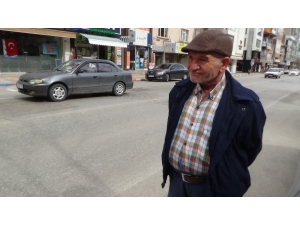 Polisi Görünce Kaçmaya Çalıştı, “Yaşım 64, Gezmeye Değil Balık Almaya Çıktım” Dedi