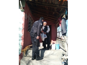 Yaşlıların İhtiyaçlarını Polis Karşılıyor