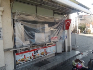 Taksim’de Restoran Ve Lokanta Esnafı Kepenk Kapattı