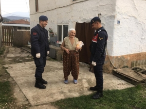 Jandarma Ekiplerinden Örnek Davranış