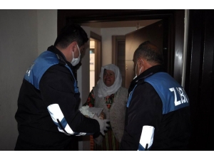 Vefa Sosyal Destek Grubu, 65 Yaş Üzerindeki Vatandaşlara Yardıma Başladı