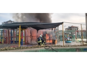 Yalova’da Oyun Parkı Alev Aldı