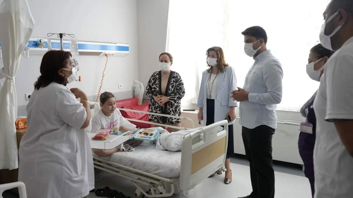 aydin-da-tedavi-goren-minik-hastalara-moral-oldular
