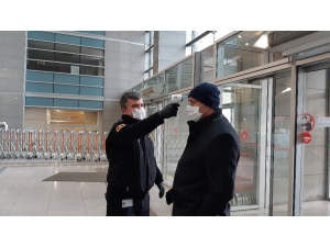 İstanbul Adliyesi’nde Ateş Ölçerli Korona Virüs Önlemi