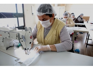 Akdeniz Belediyesi Tıbbi Maske Üretimine Başladı