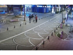 Vatandaş İçin Konulan Dezenfektanı Çaldılar