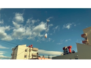 Evden Çıkamadı, Alışveriş İçin Evden Markete Drone Yolladı