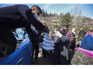 Ankara’da Kağıt Toplayıcılarına Kumanya Dağıtımı