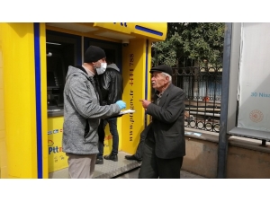77 Yaşındaki Dede İkna Olmadı, ’Yakışıklı Çekilmek’ İstedi