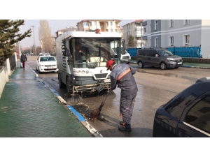 Aziziye’de Bahar Temizliği Devam Ediyor