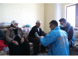 Vefa Sosyal Destek Grubu Yaşlılar İçin Görev Başında