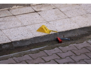 Oyuncağının Peşinden Giderek 2 Kattan Düşen Çocuk Hayatını Kaybetti