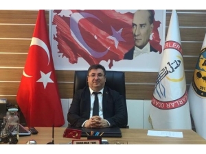 İş Yerleri Kapatılan Berberler Sosyal Medyadan İlan Verip Evlere Gidiyor