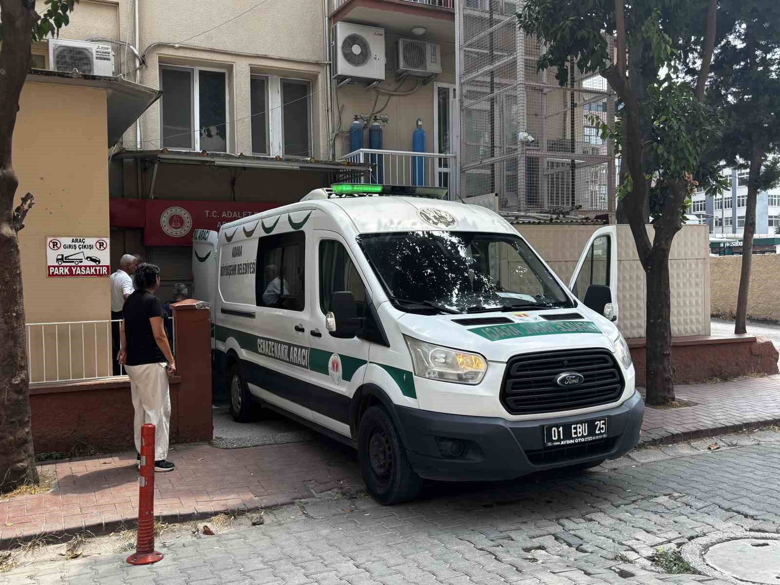 gocukte-hayatini-kaybeden-iscinin-cenazesi-adli-tiptan-alindi
