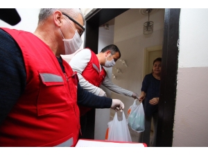 Bayraklı Belediyesinden 65 Yaş Üstüne Alışveriş Desteği