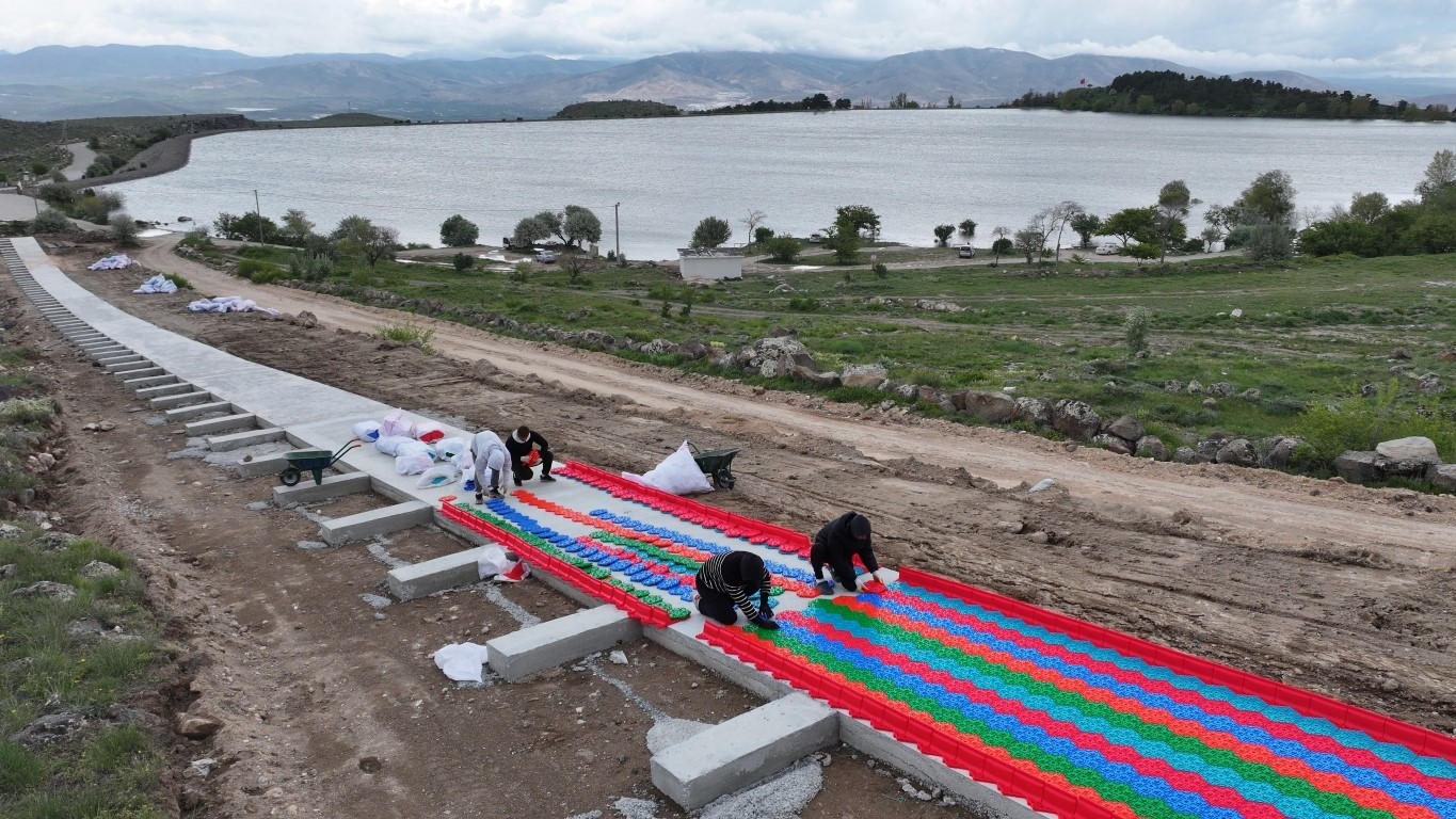 turkiye-nin-en-uzun-renkli-kaydiragi-gebere-de-hizmete-hazirlaniyor