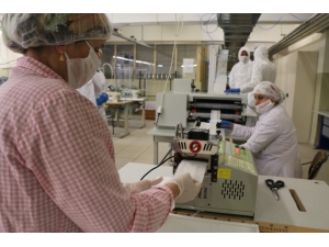 Bu Lisede Günlük 5 Bin Maske Üretiliyor