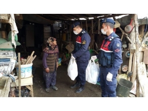 Pazaryeri’nde Vefa Sosyal Destek Grubu Vatandaşların İhtiyaçlarını Karşılıyor