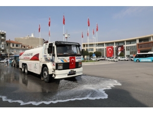 Akhisar Belediyesi, Cadde Ve Sokakları Da Dezenfekte Ediyor