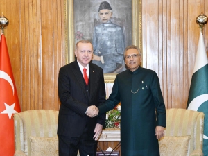 Pakistan Cumhurbaşkanı Ve Başbakanından Pakistan Milli Günü Mesajı